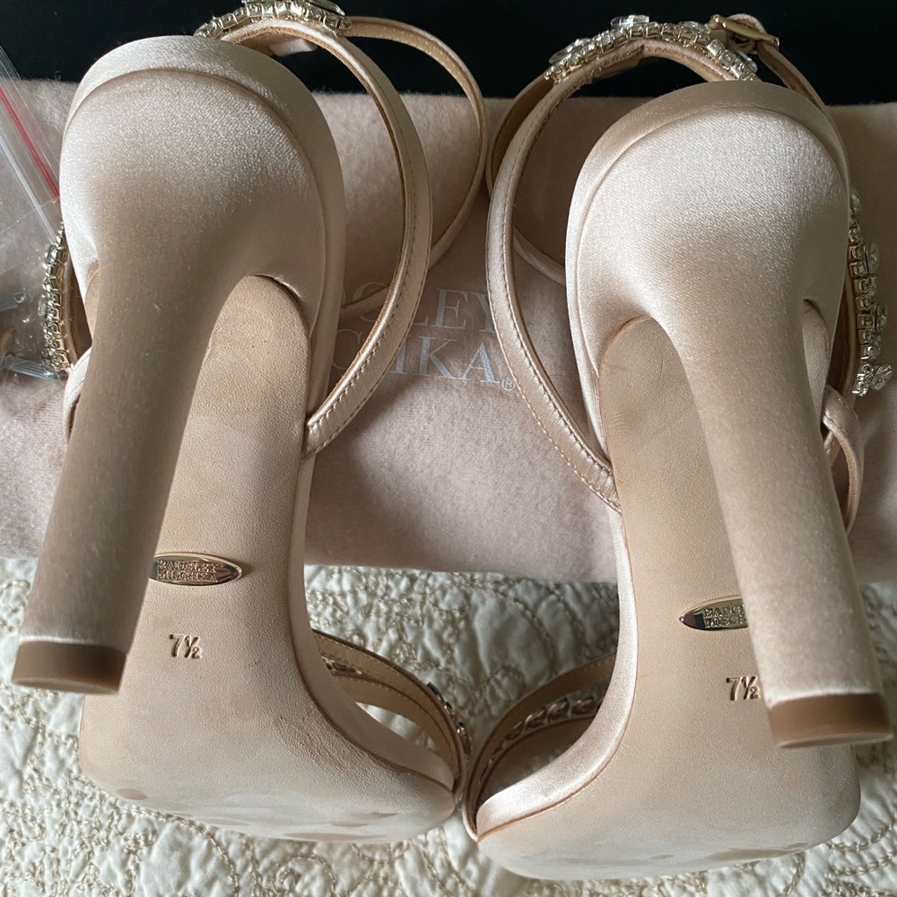 Badgley Mischka Kerry Heels - Picture 5 of 15